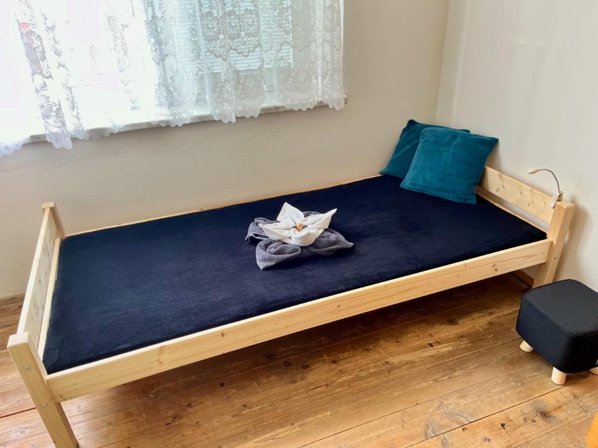Slunny Byt S Krasnym Vyhledem Apartment โนเว เมสตู นอด เมตูยี ภายนอก รูปภาพ